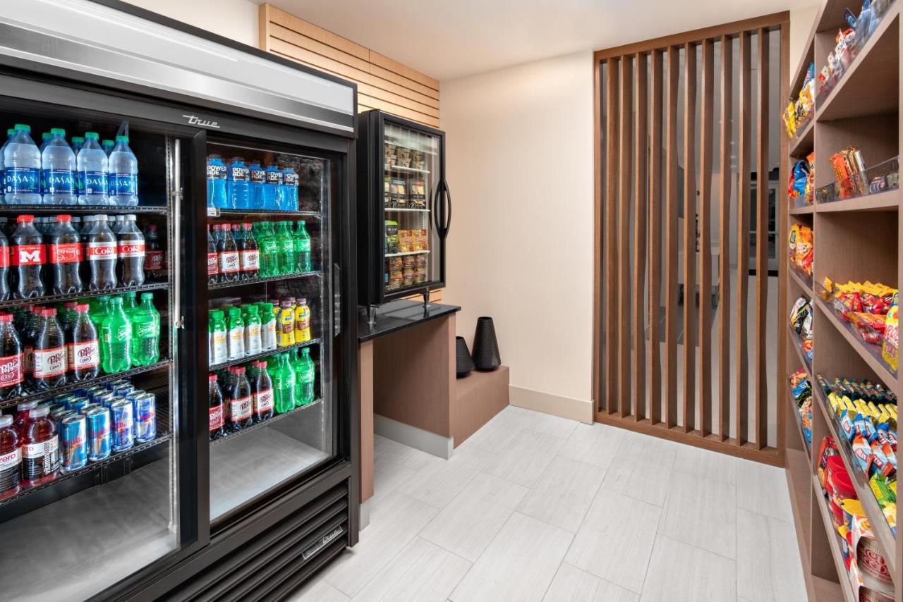 Holiday Inn Express & Suites - Elkhorn - Lake Geneva Area By Ihg Zewnętrze zdjęcie