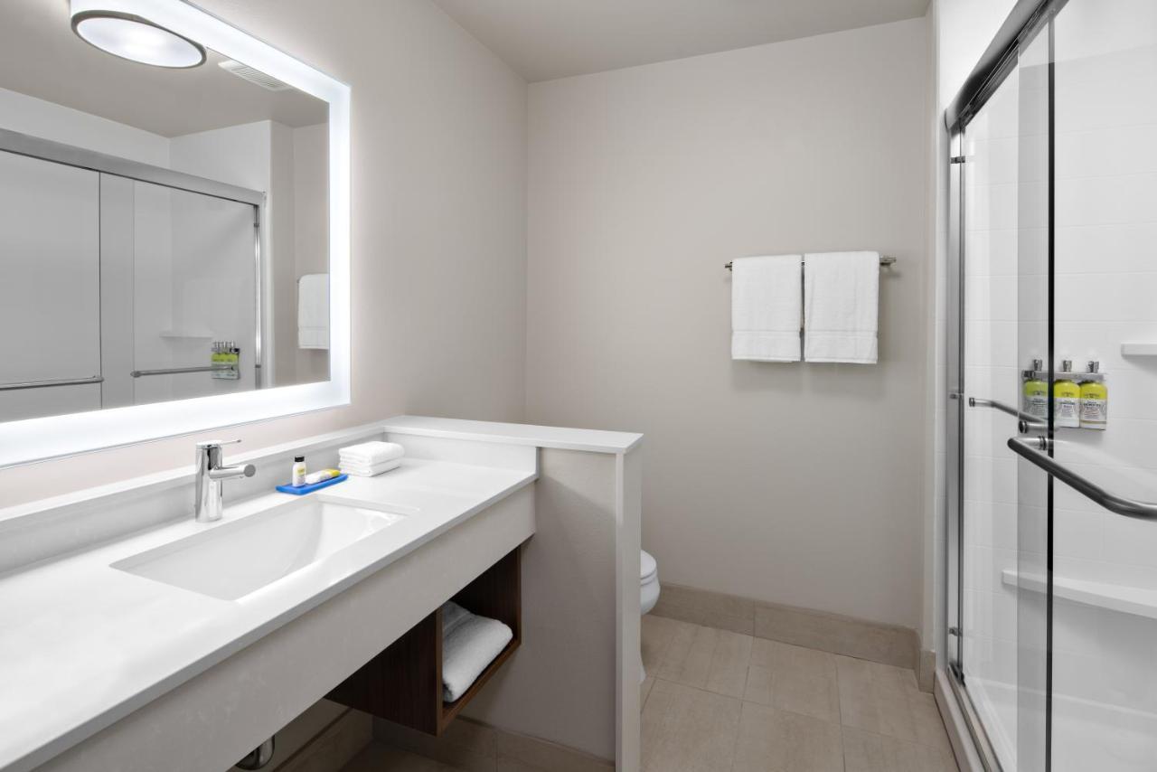 Holiday Inn Express & Suites - Elkhorn - Lake Geneva Area By Ihg Zewnętrze zdjęcie